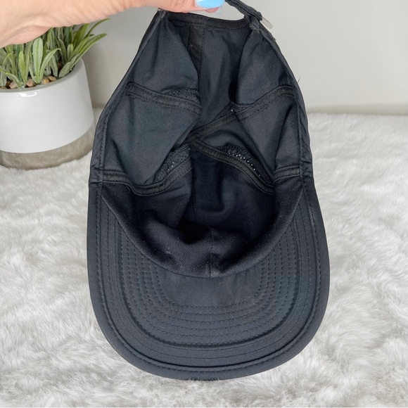 NIKE Black & White Swoosh Logo Featherlight DRI-FIT Adjustable Baseball Hat Cap - Picture 3 of 4